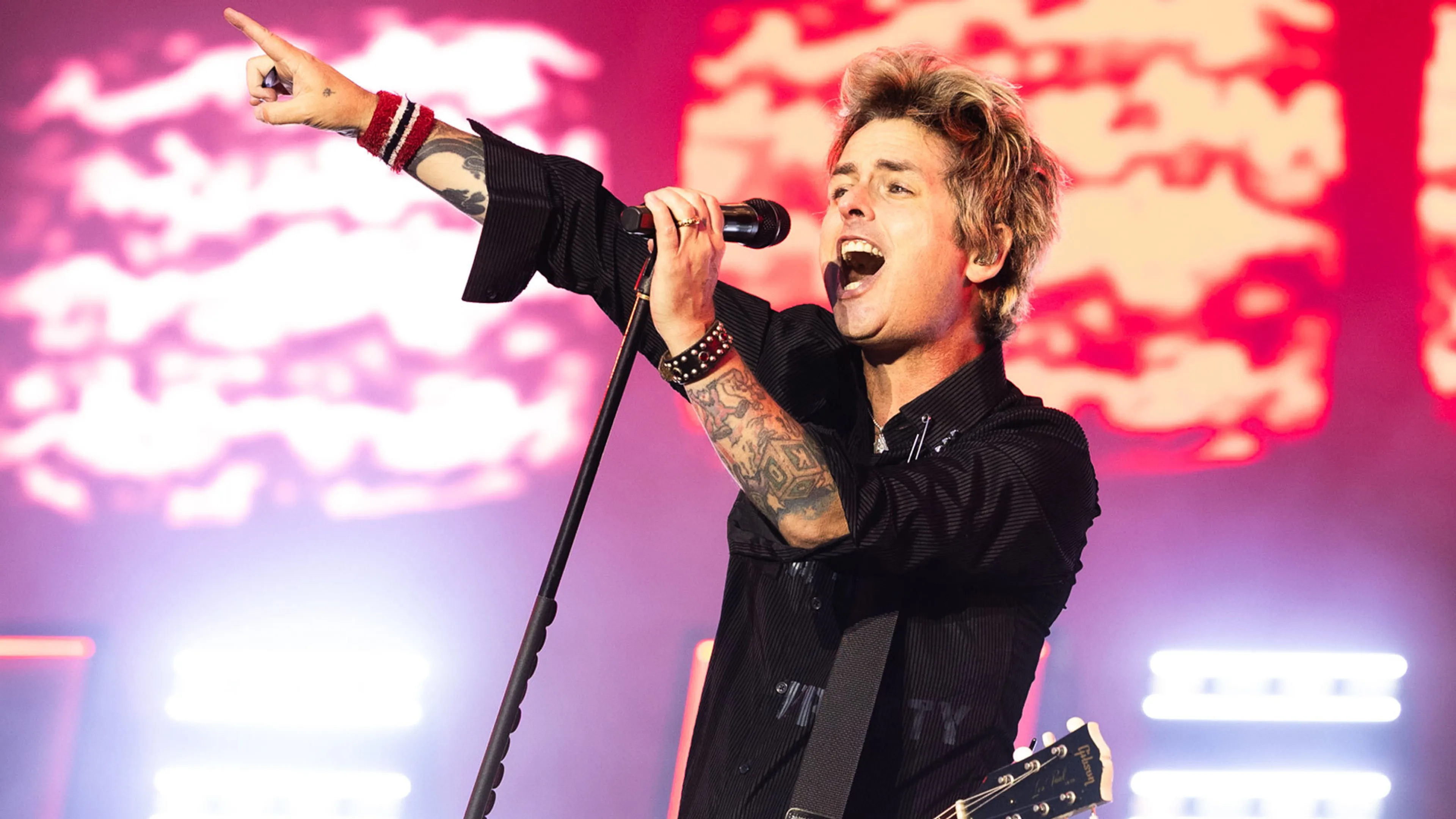 Watch Green Day play Haushinka for the first time since 1997