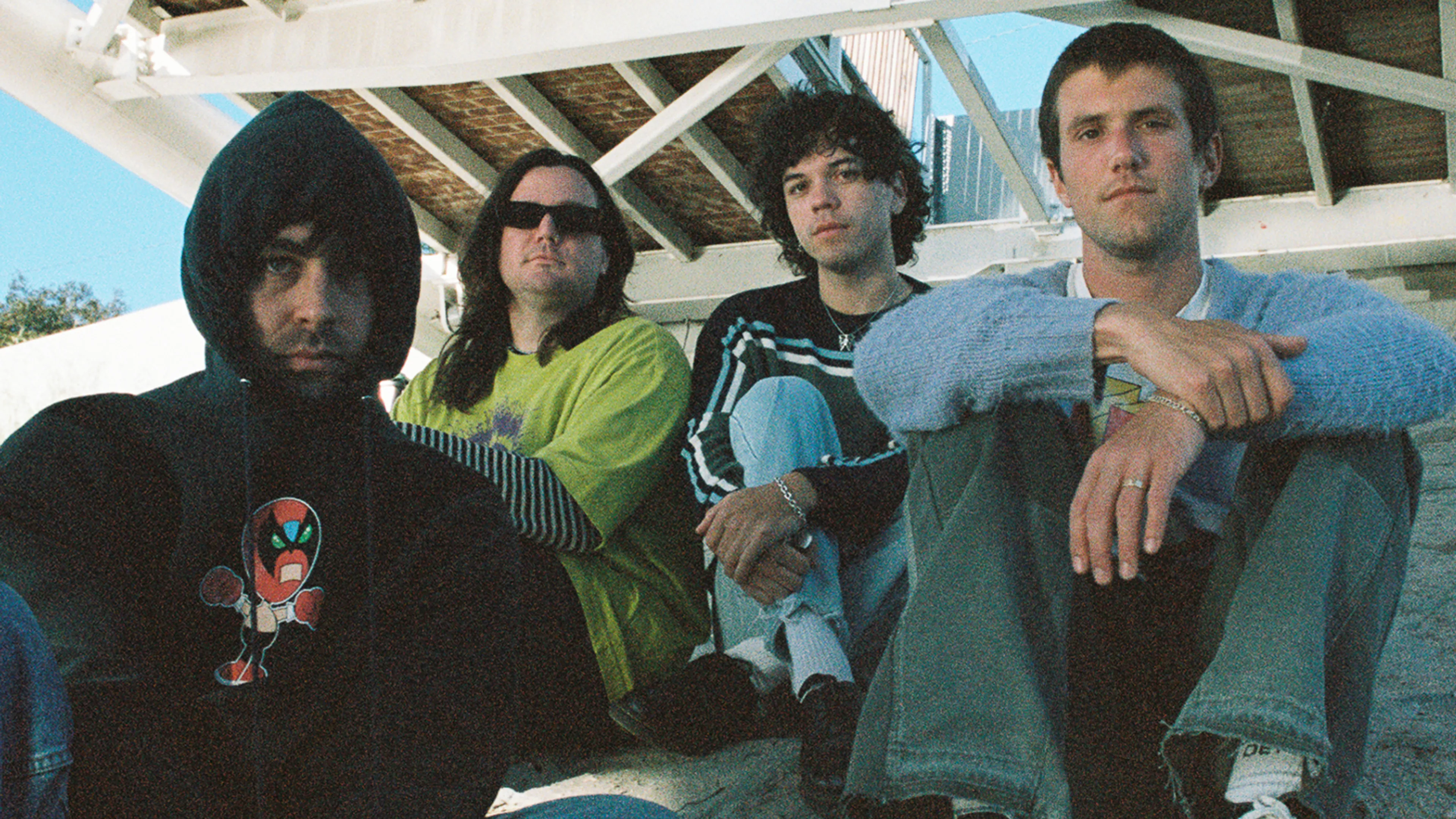 HUNNY News Kerrang!(03)
