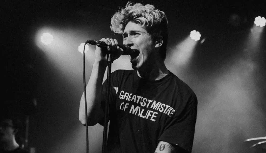 Holding Absence Bethan Miller 2020