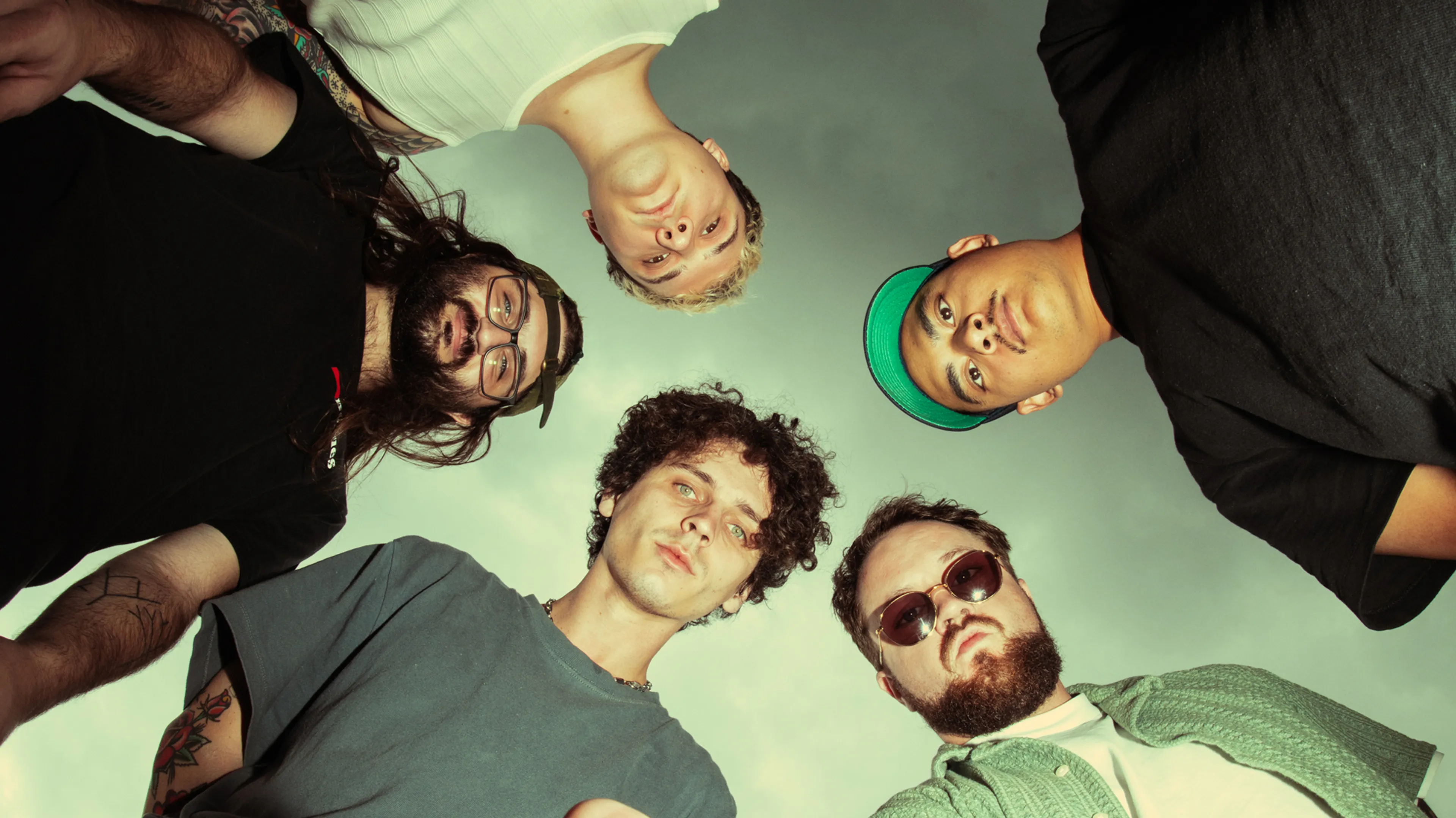 Listen to Hot Mulligan’s new single, I Don’t Think It’s The Right Time For Emojis