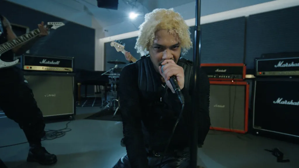 Kid Bookie Teenage Dirtbag video