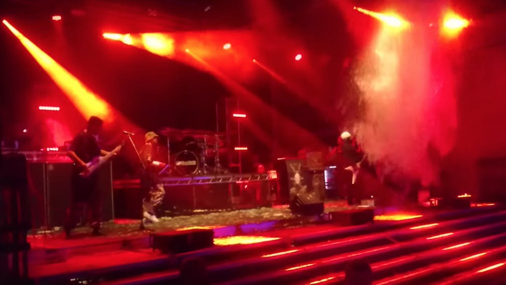 Watch The Roof Collapse While Limp Bizkit Perform Break Stuff