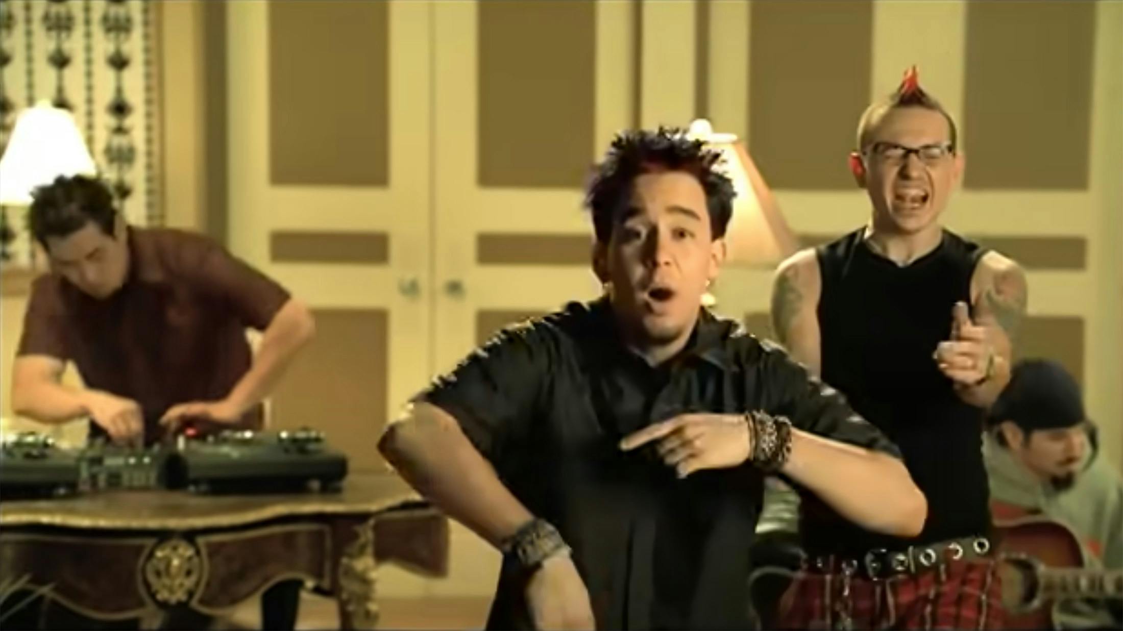 "I’m Sorry, I Don’t Know What We Were Doing": Mike Shinoda Reflects On Linkin Park's Papercut Video