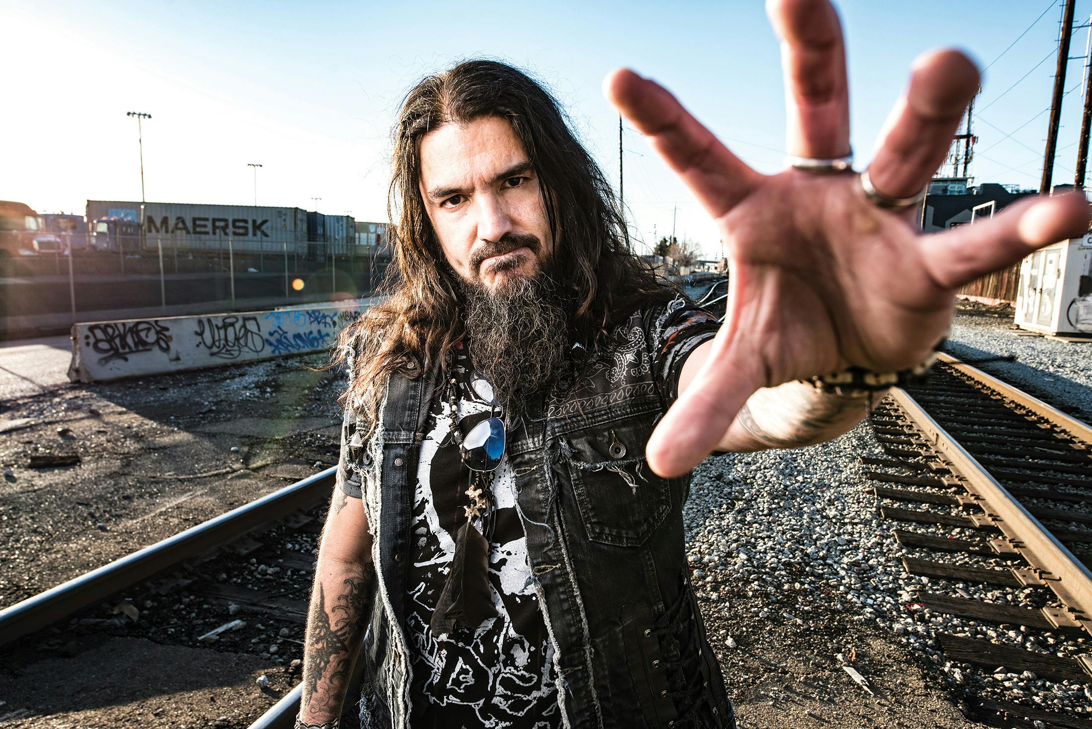 Robb Flynn Posts Rant Accusing "Bitchass Internet Trolls" Of "Menstruating" Over Machine Head's New Song