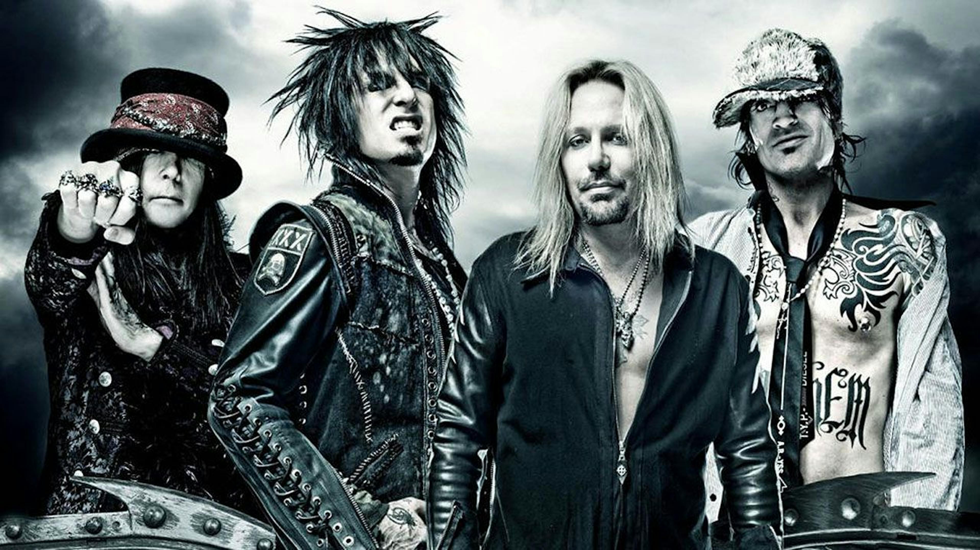 Mötley Crüe To Release New Song With Machine Gun Kelly