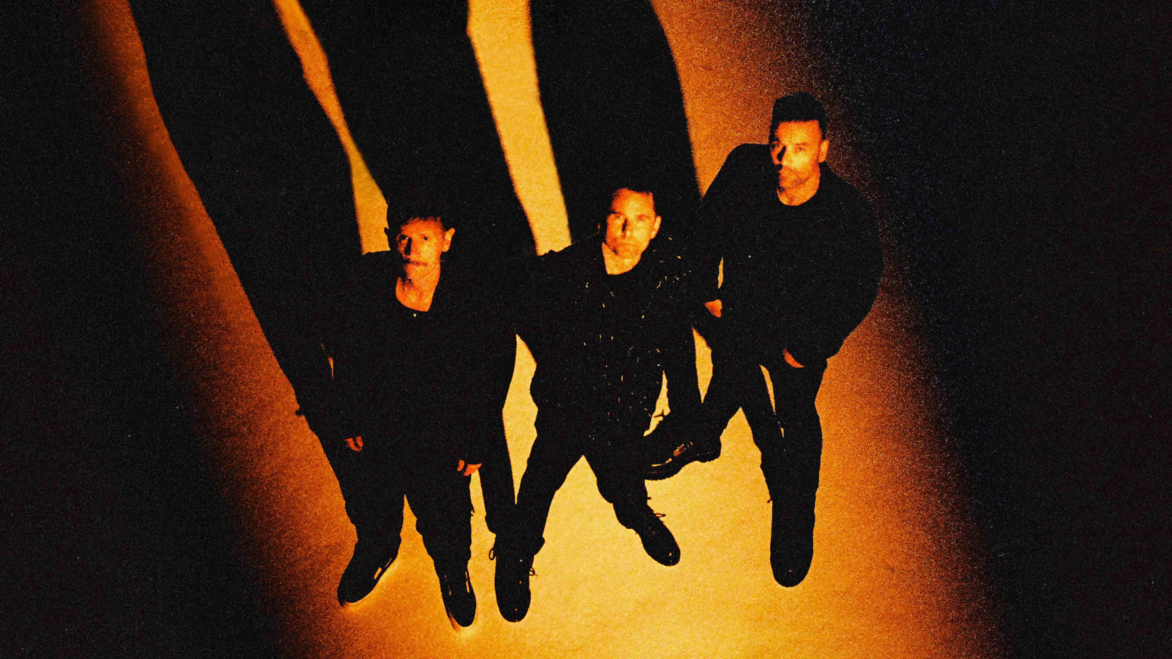 Muse return with new single, Unravelling