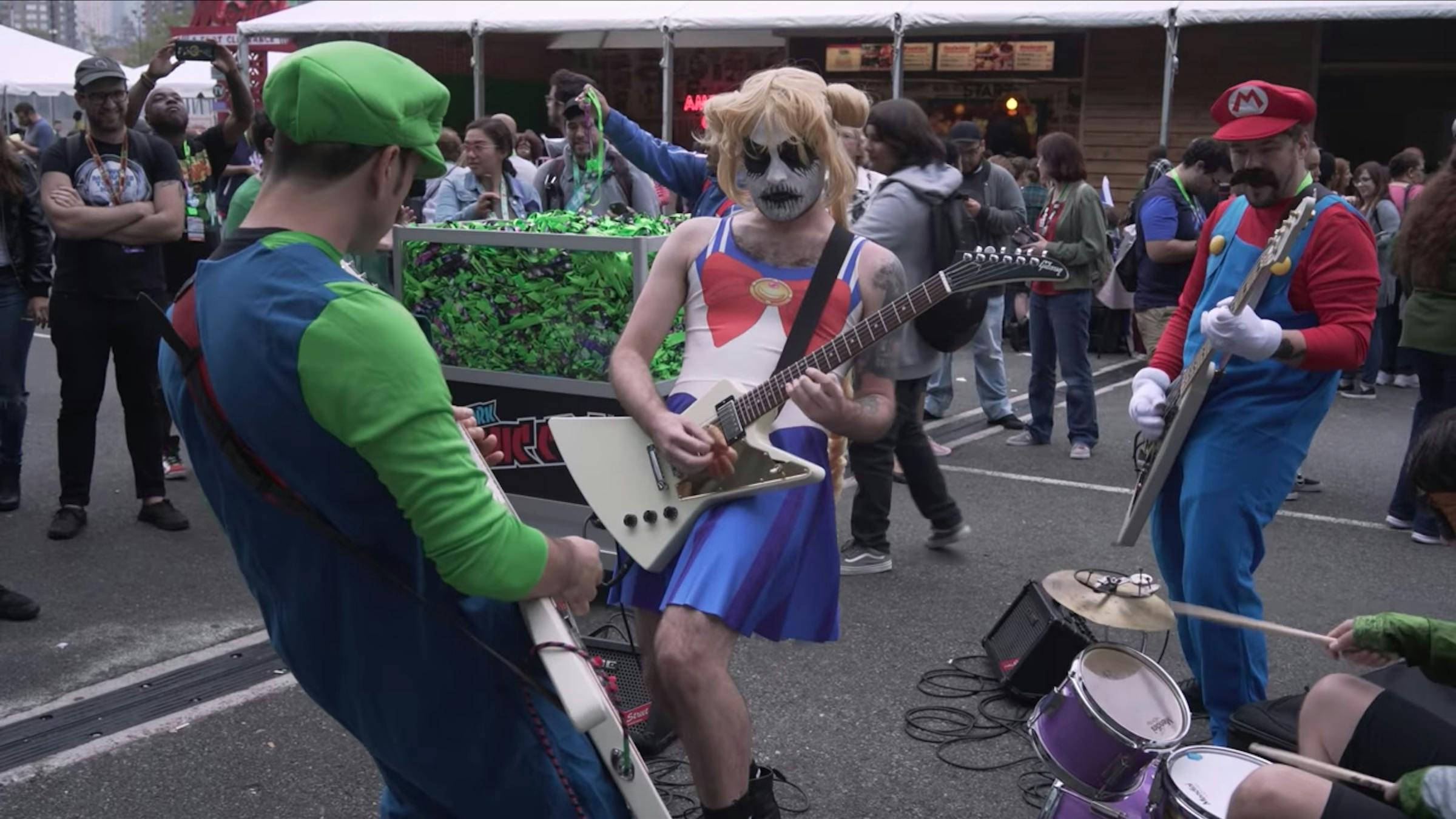 Watch Mutoid Man Jam On A Medley Of Video Game Themes Outside Of New York Comic Con