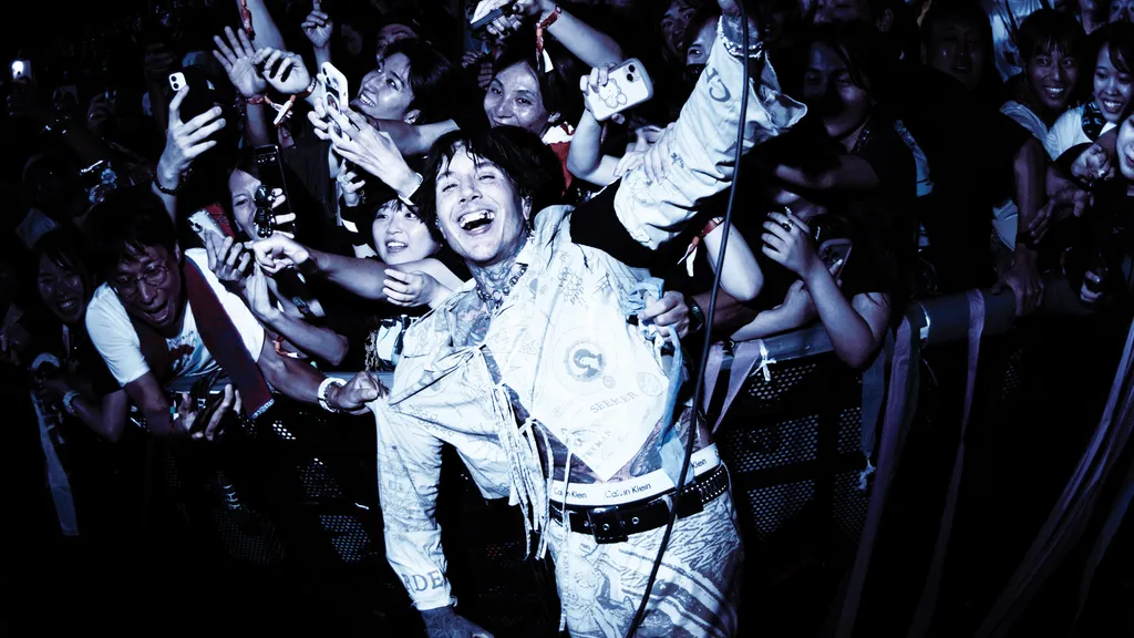 Oli Sykes live 2024 BMTH credit Jonti Wild