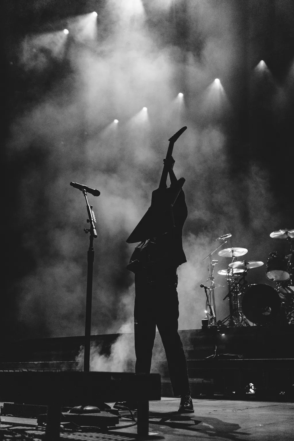 PIERCE THE VEIL WEMBLEY NIAMH LOUISE 10