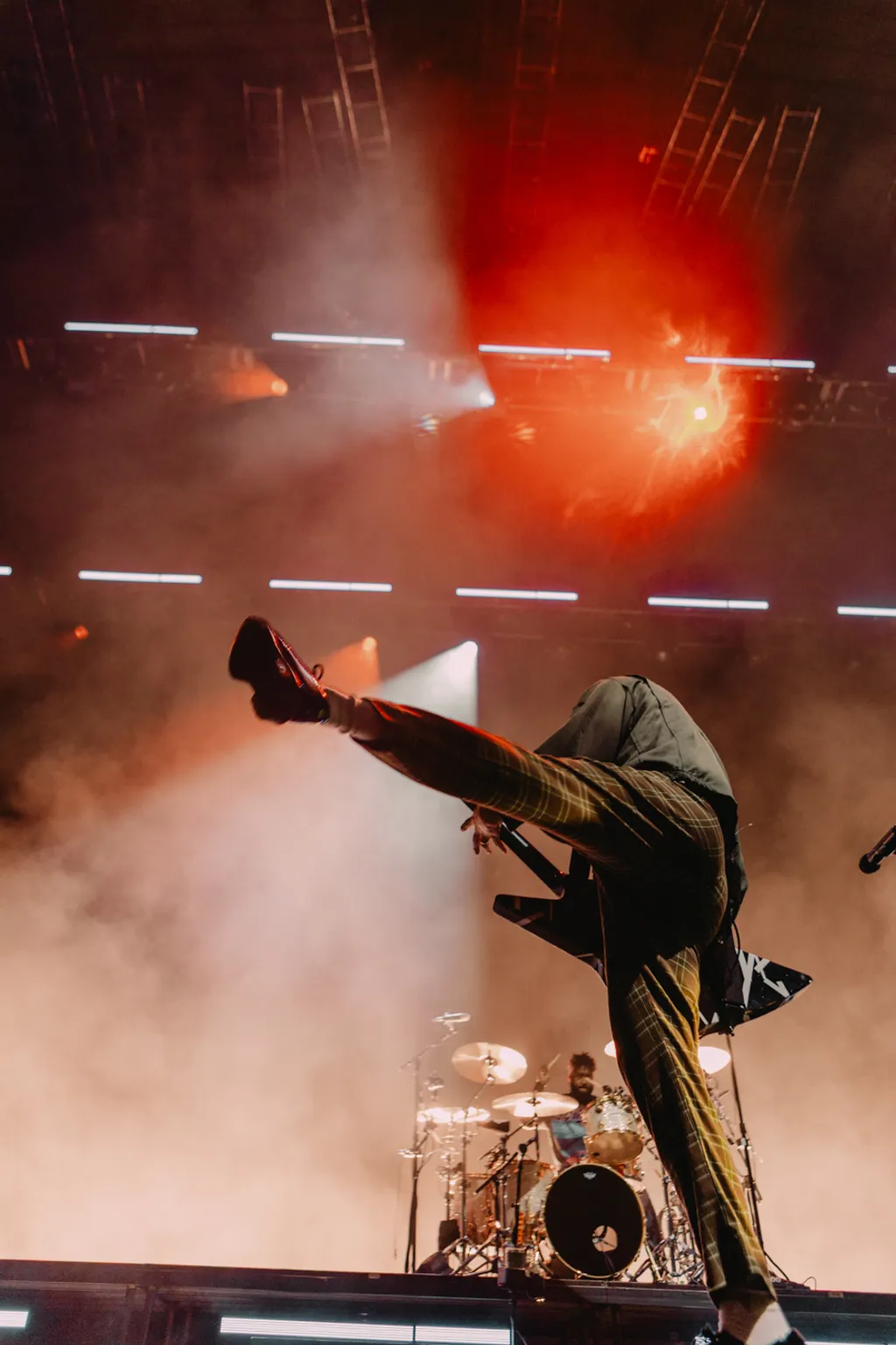 PIERCE THE VEIL WEMBLEY NIAMH LOUISE 13