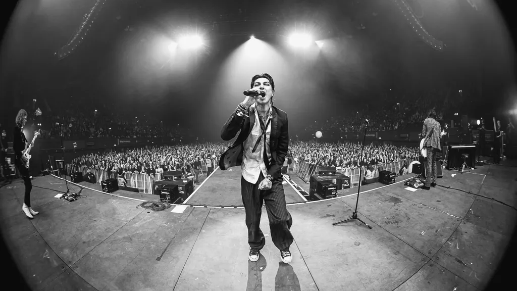 Palaye Royale Wembley Arena Mac Praed 2024 4