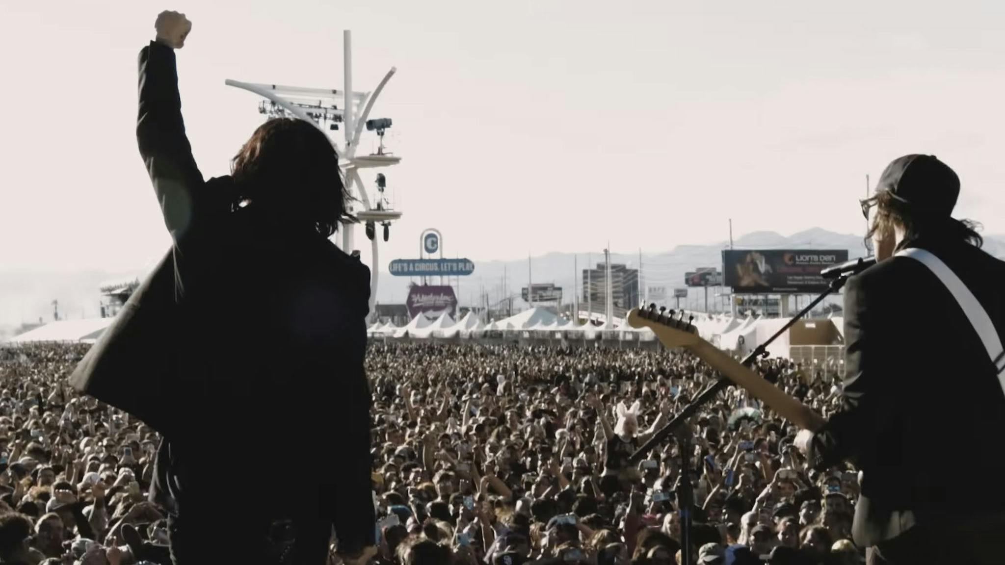 ctrl alt del tour setlist Pierce The Veil release live King For A Day video featuring Kellin Quinn