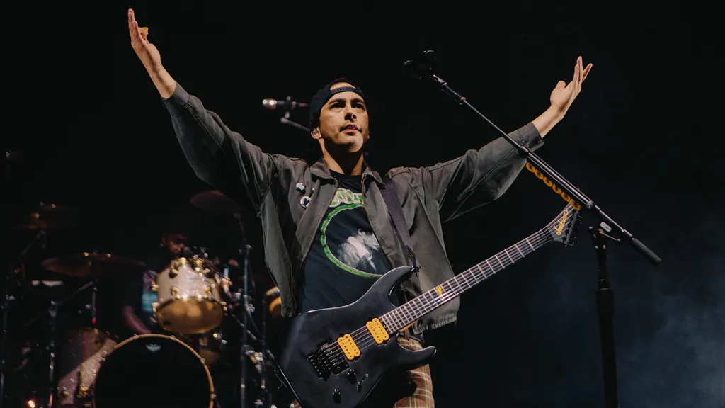 Pierce The Veil Vic Fuentes live September 2025 London OVO Arena Wembley credit Niamh Loise