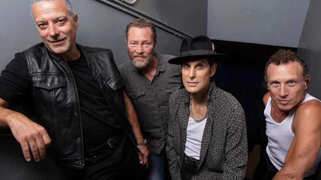 Porno For Pyros November 2023 promo credit Barry Brecheisen