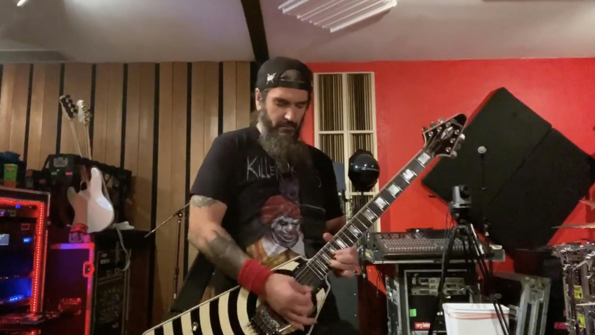 Watch Machine Head’s Robb Flynn Pay Tribute To Eddie Van Halen With Incredible Cover Of Eruption