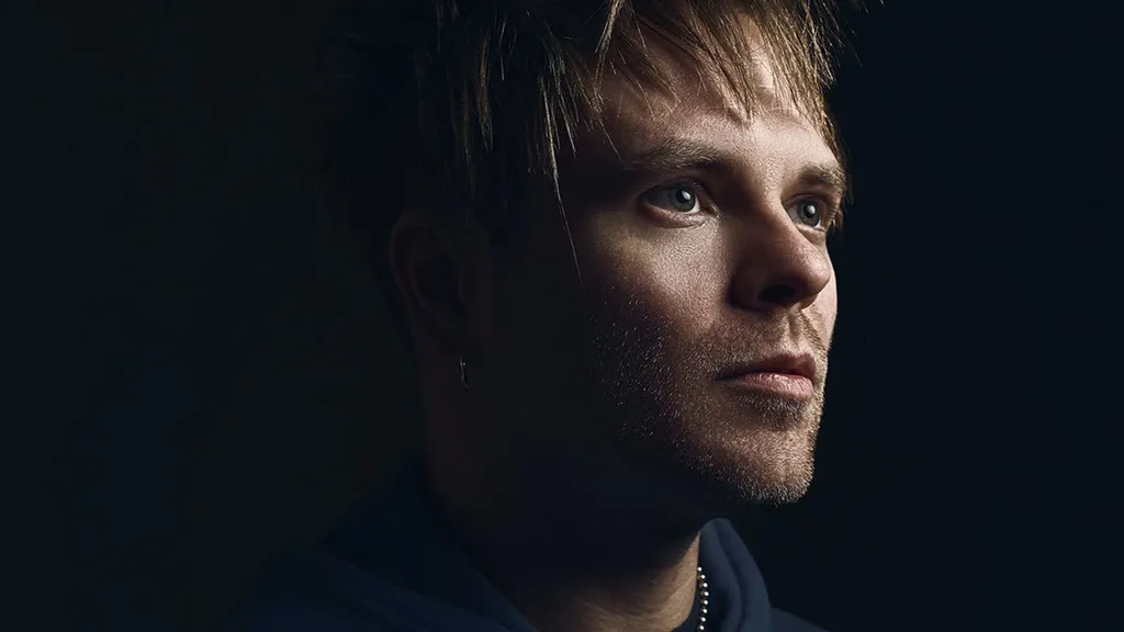 Rou Reynolds 2020 Portrait Header Enter Shikari Credit Tom Barnes
