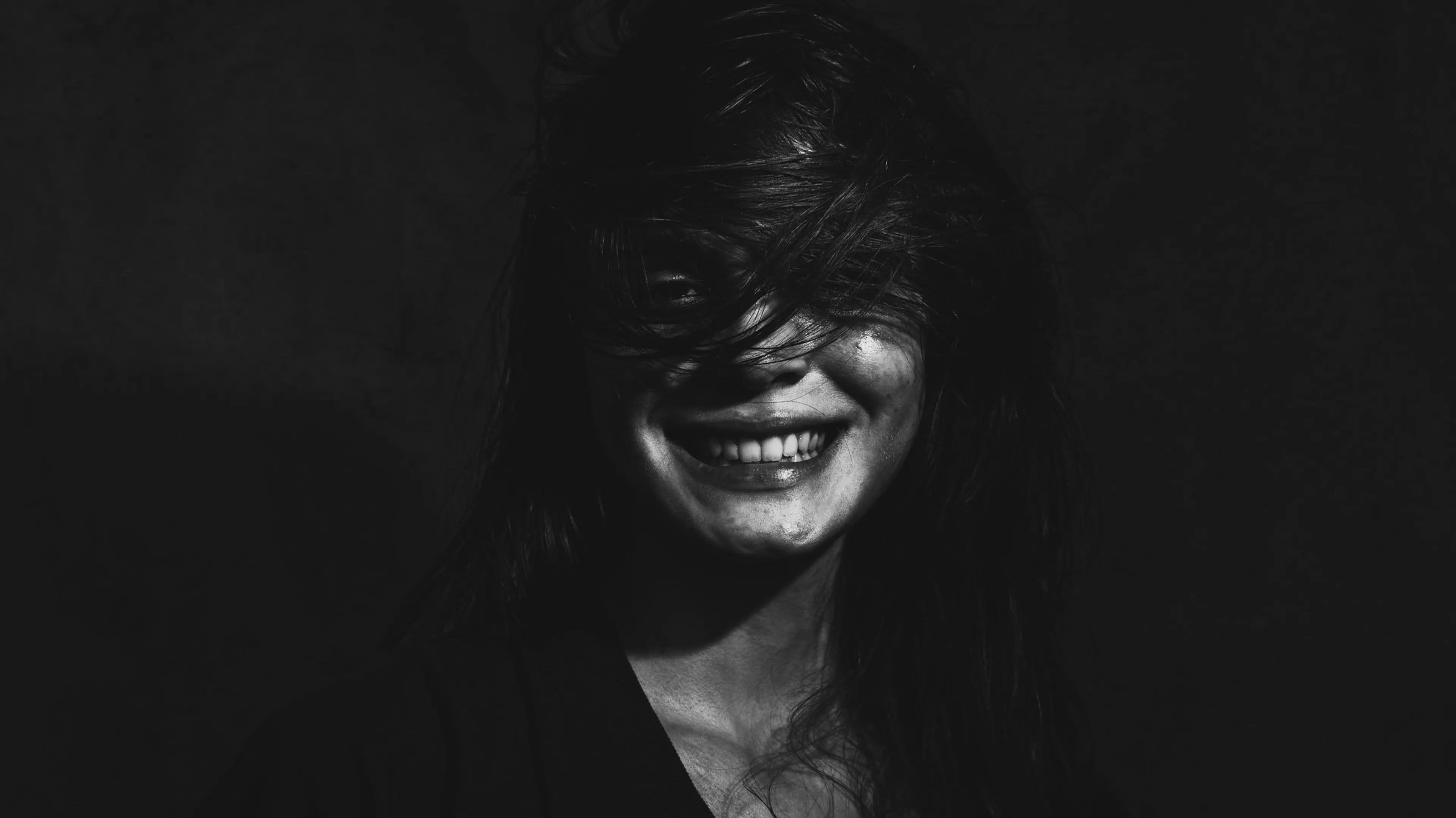 SOFIA ISELLA releases new single, Above The Neck