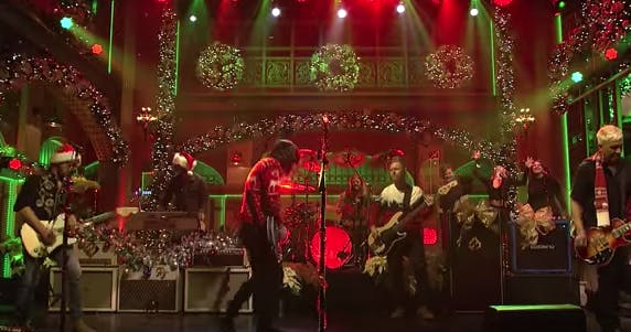 Foo Fighters Get In The Christmas Spirit On Saturday Night Live