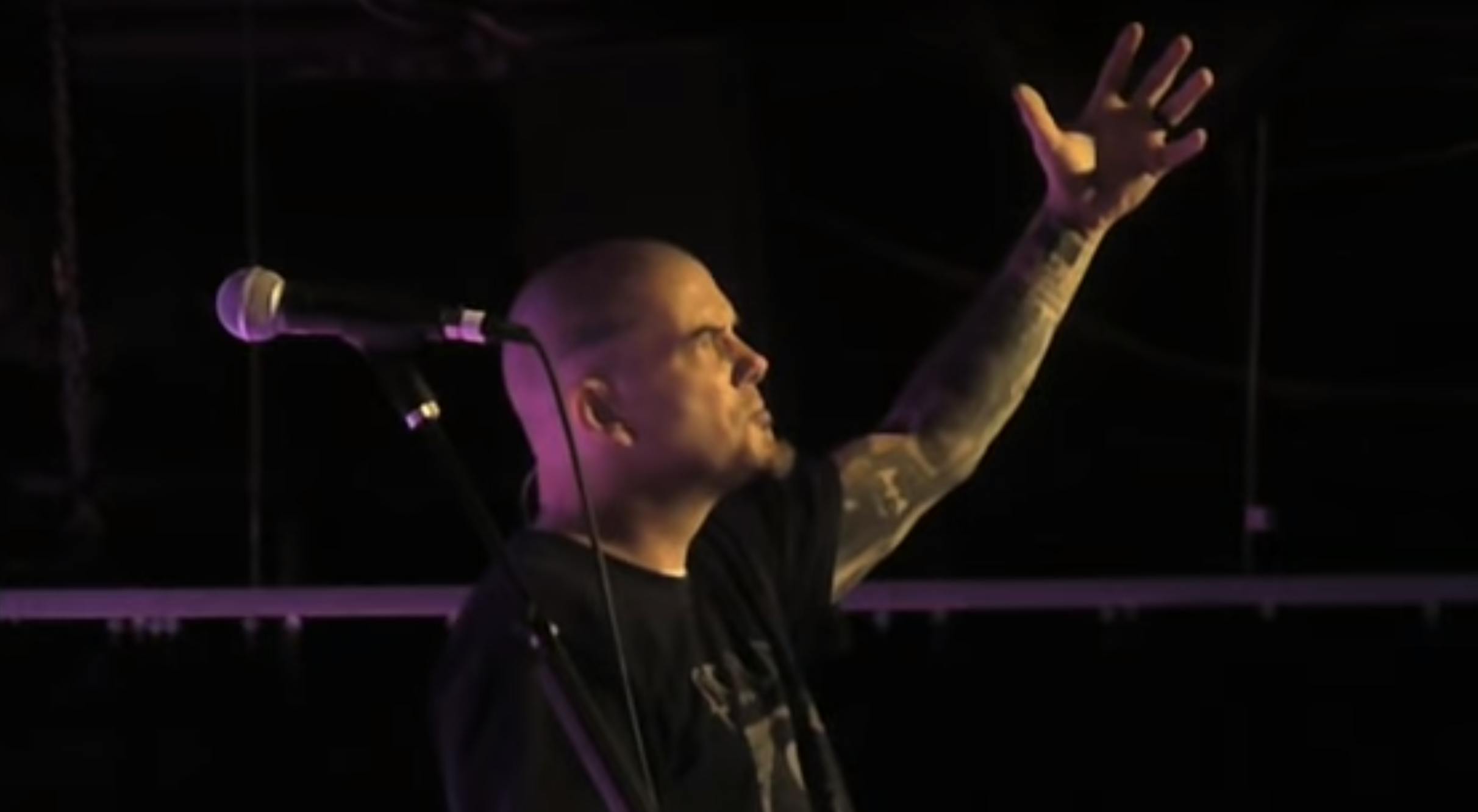 Phil Anselmo Dedicates A Cover Of Pantera's Slaughtered To Vinnie Paul