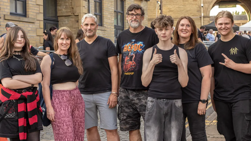 Smashing Pumpkins Fans Chris Bethell 2025