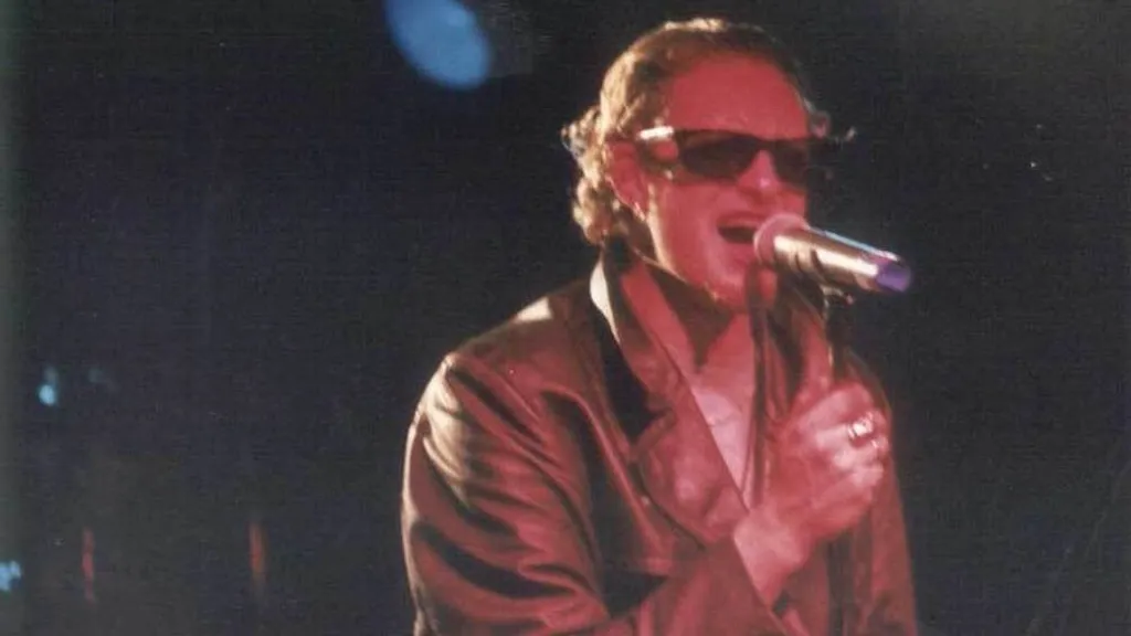 Stars Pay Tribute To Alice In Chains Frontman Layne Staley
