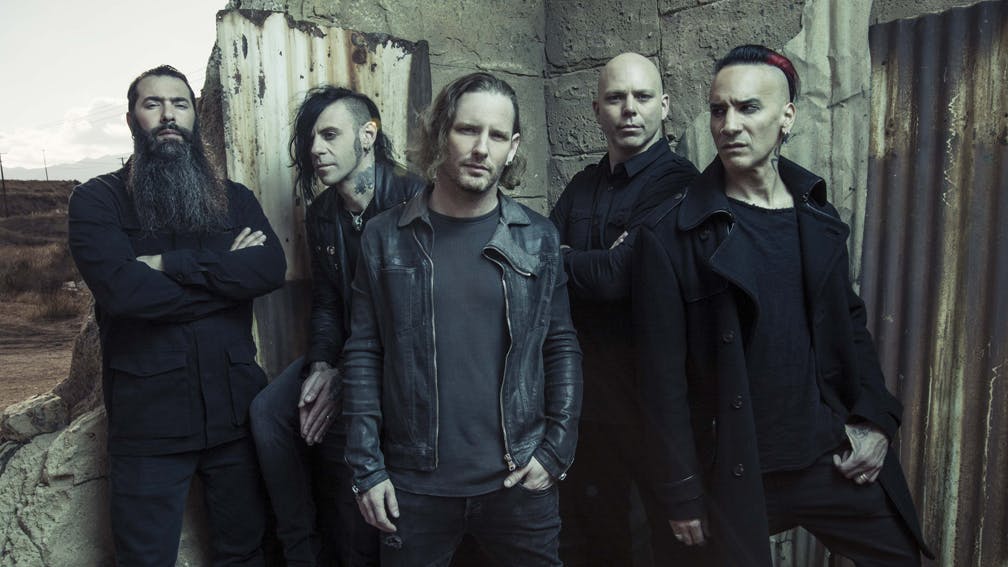 Watch Security Take Down A Fan Rushing The Stage At A Stone Sour Show