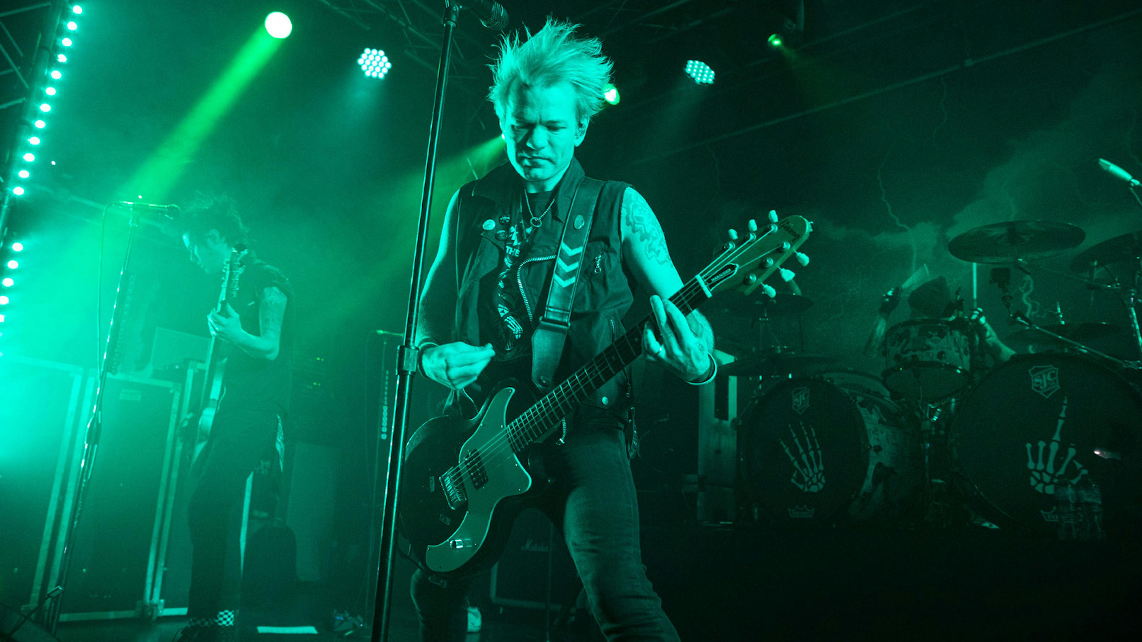 In Pictures: Sum 41 Get Intimate In London