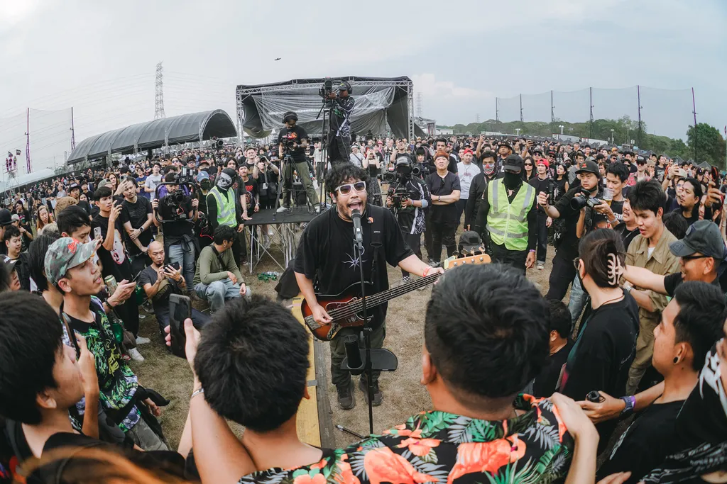 THE DARKEST ROMANCE ROCK ALARM 20261