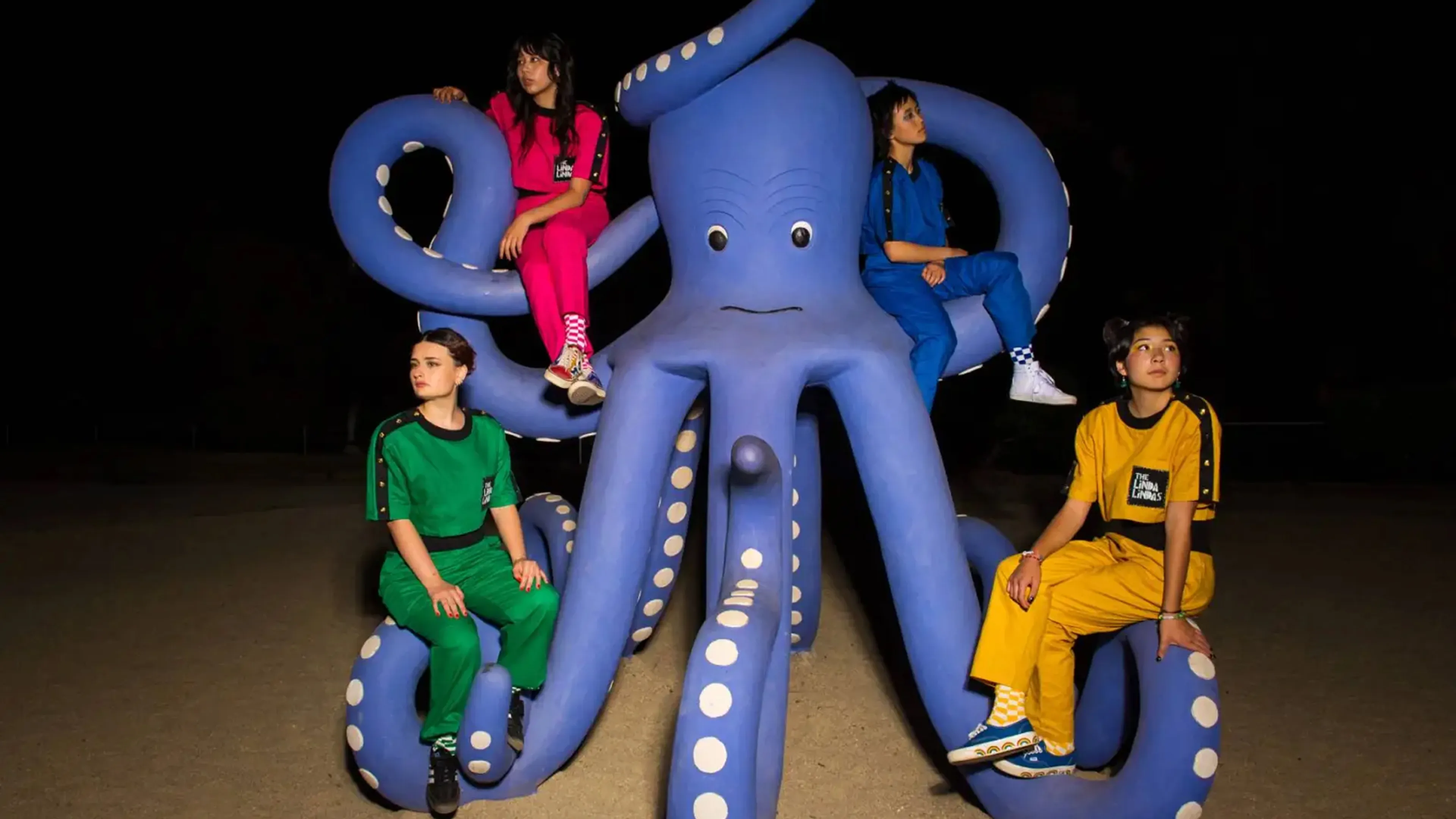 The Linda Lindas unleash new “ripper”, No Obligation | Kerrang!