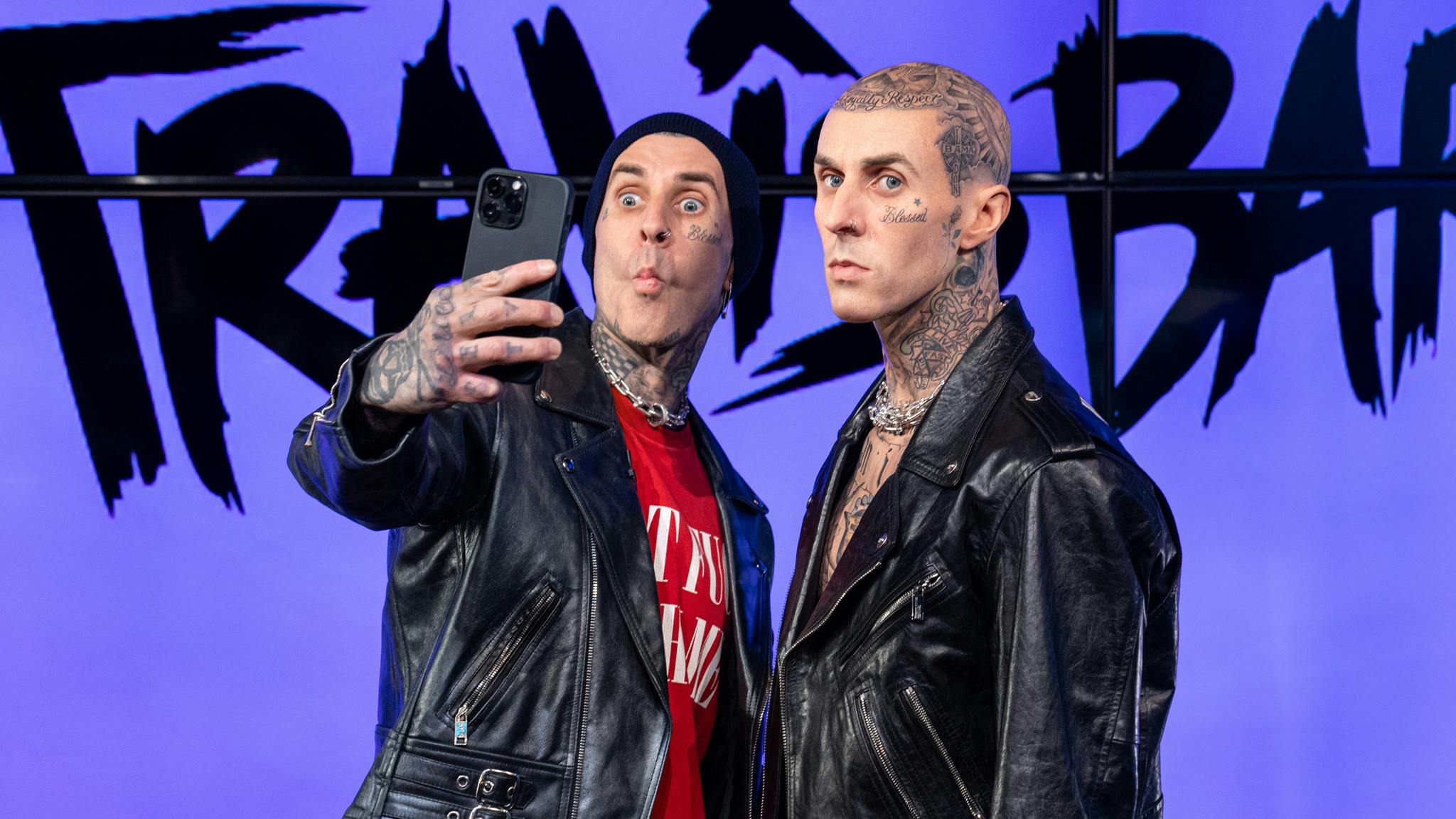 “It looks so f*cking real”: Travis Barker has his own wax figure at Madame Tussauds now