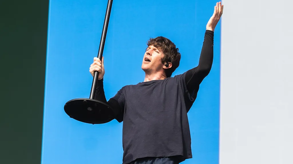 Turnstile live Brendan Yates Glastonbury 2025 header alt credit Jenn Five