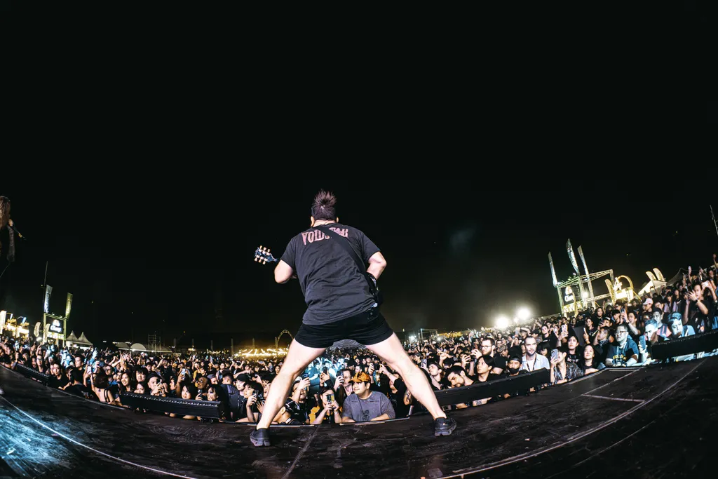 UNDEROATH ROCK ALARM 20263