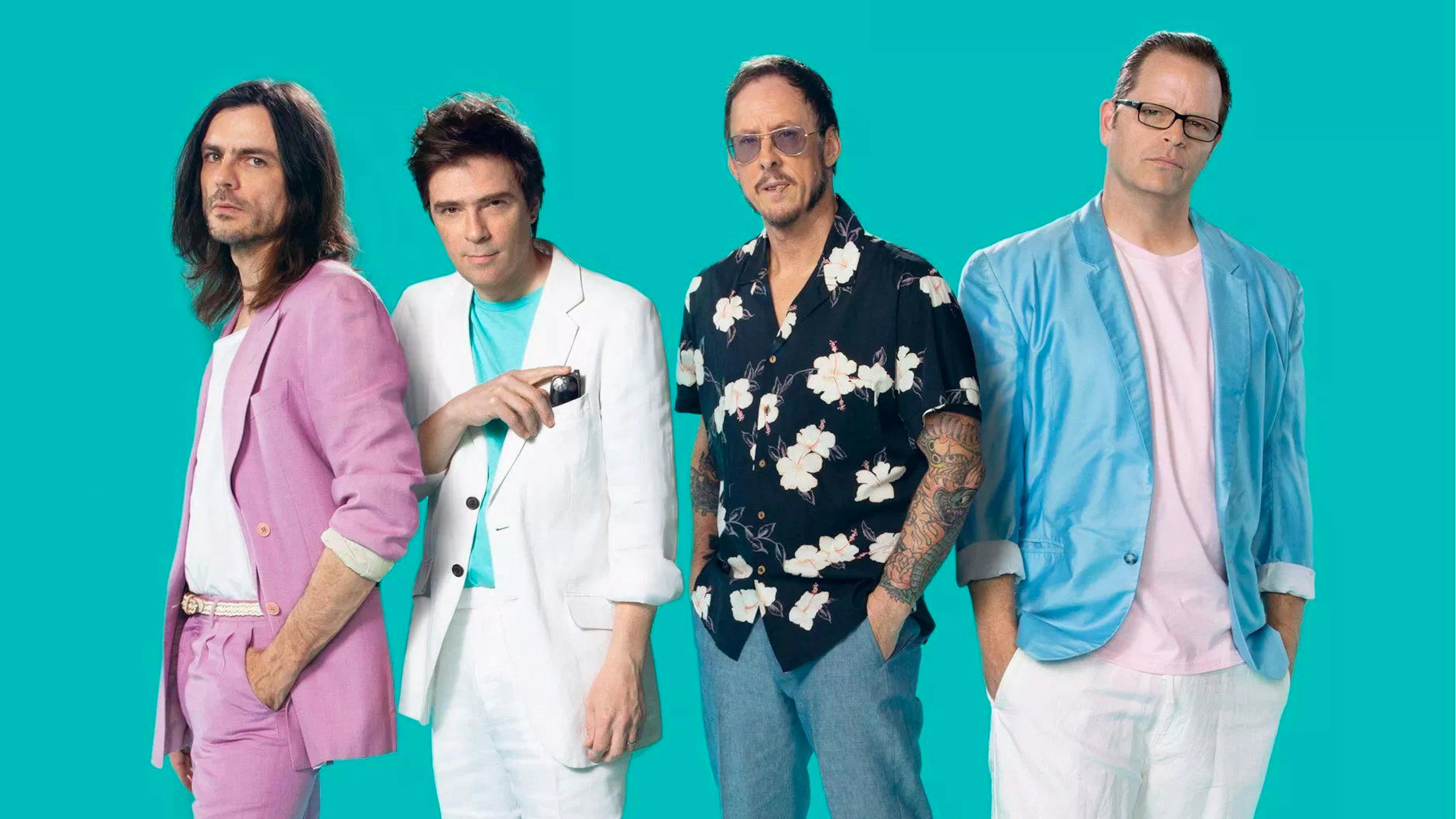 Watch Weezer Cover No Scrubs With Chilli From TLC At Coachella
