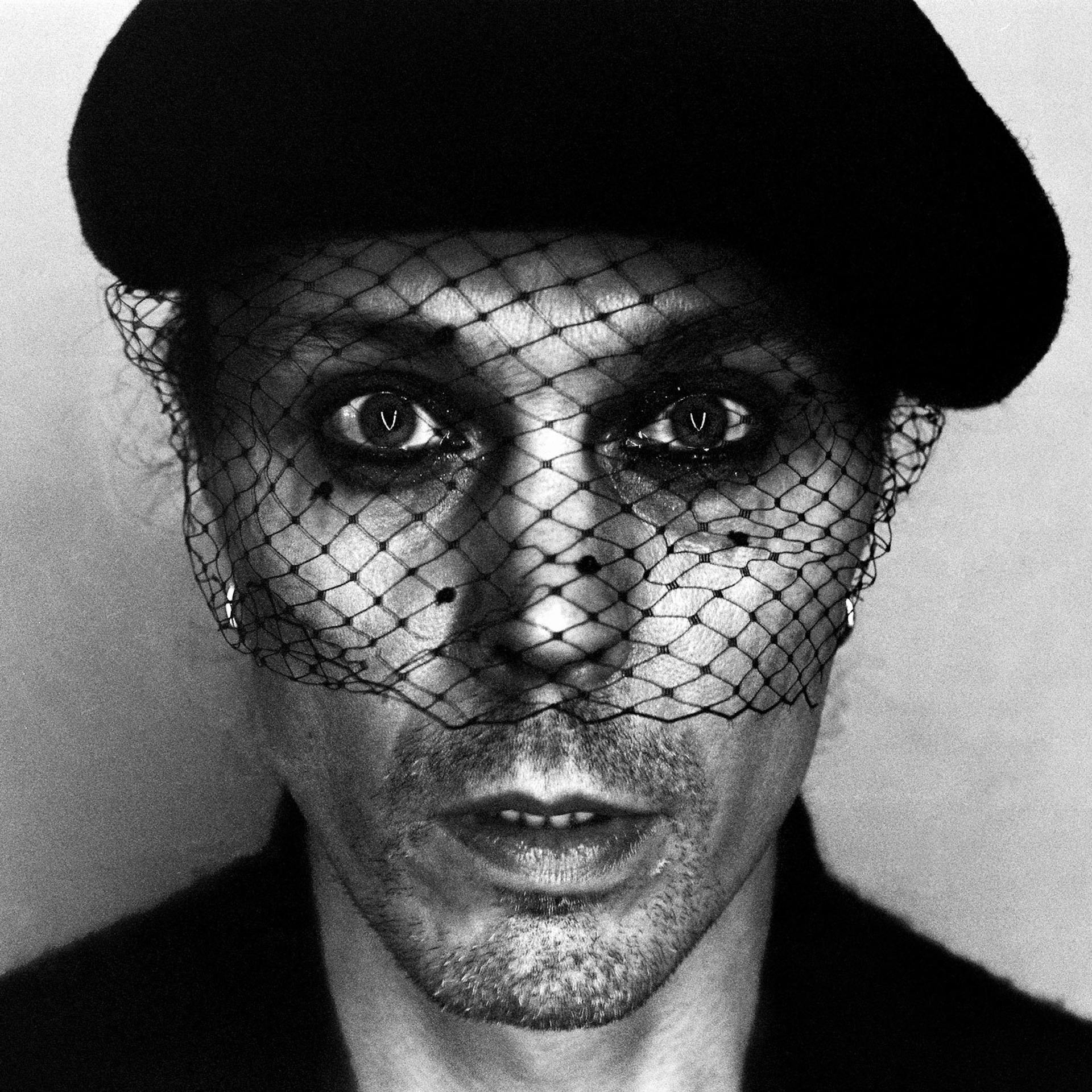 Ville Valo (HIM) - Página 2 Ville-Valo-VV-Neon-Noir-album-cover