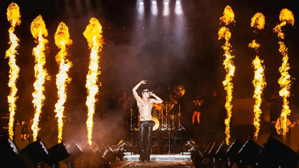 YUNGBLUD Bludfest 2025 live header credit Jenn Five