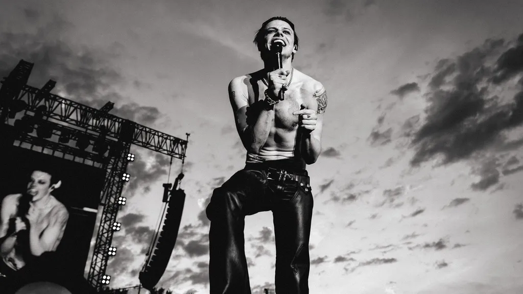 YUNGBLUD Bludfest 2025 live header promo credit Tom Pallant