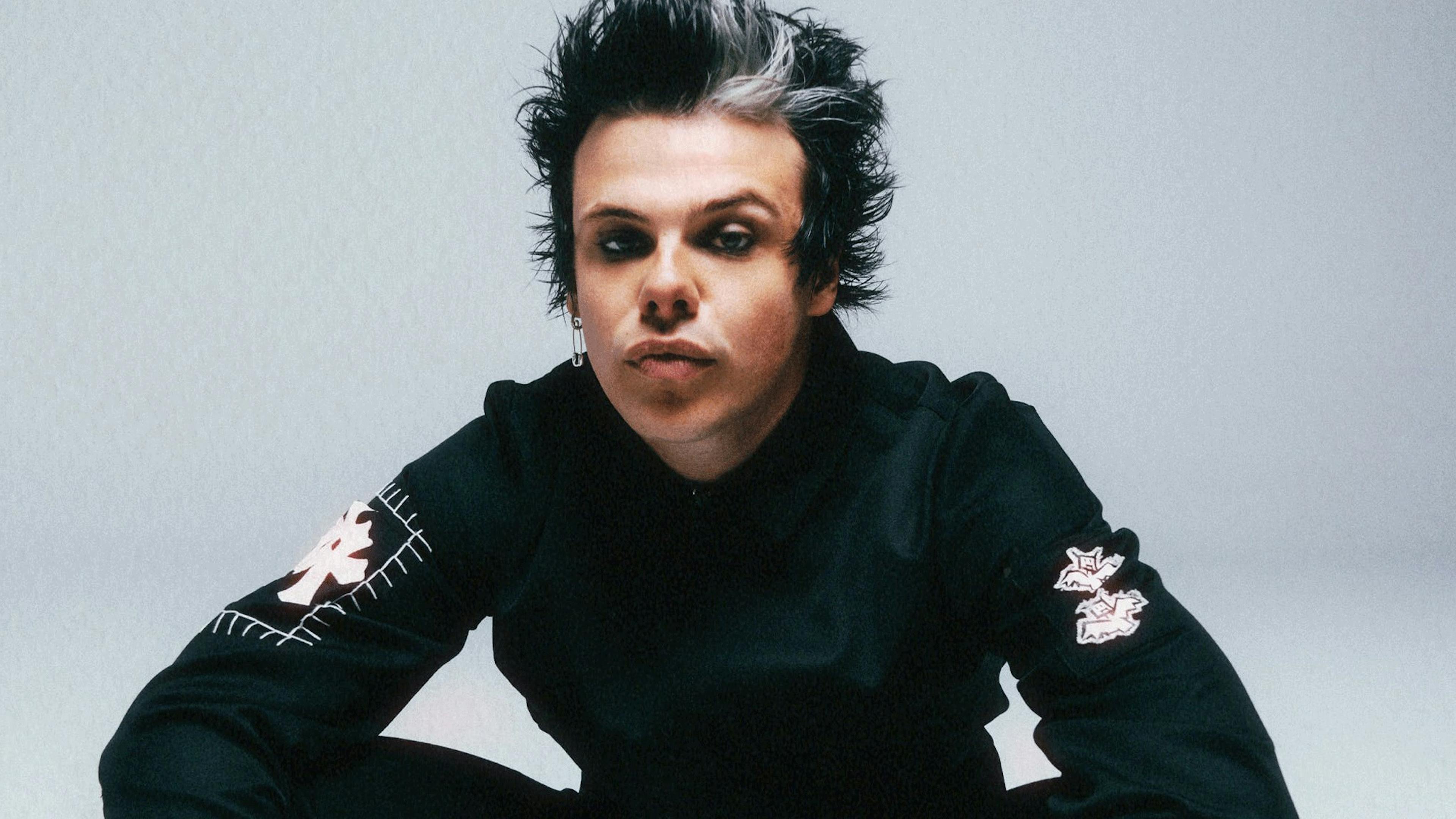 YUNGBLUD teases his “biggest announcement yet” with free outdoor show