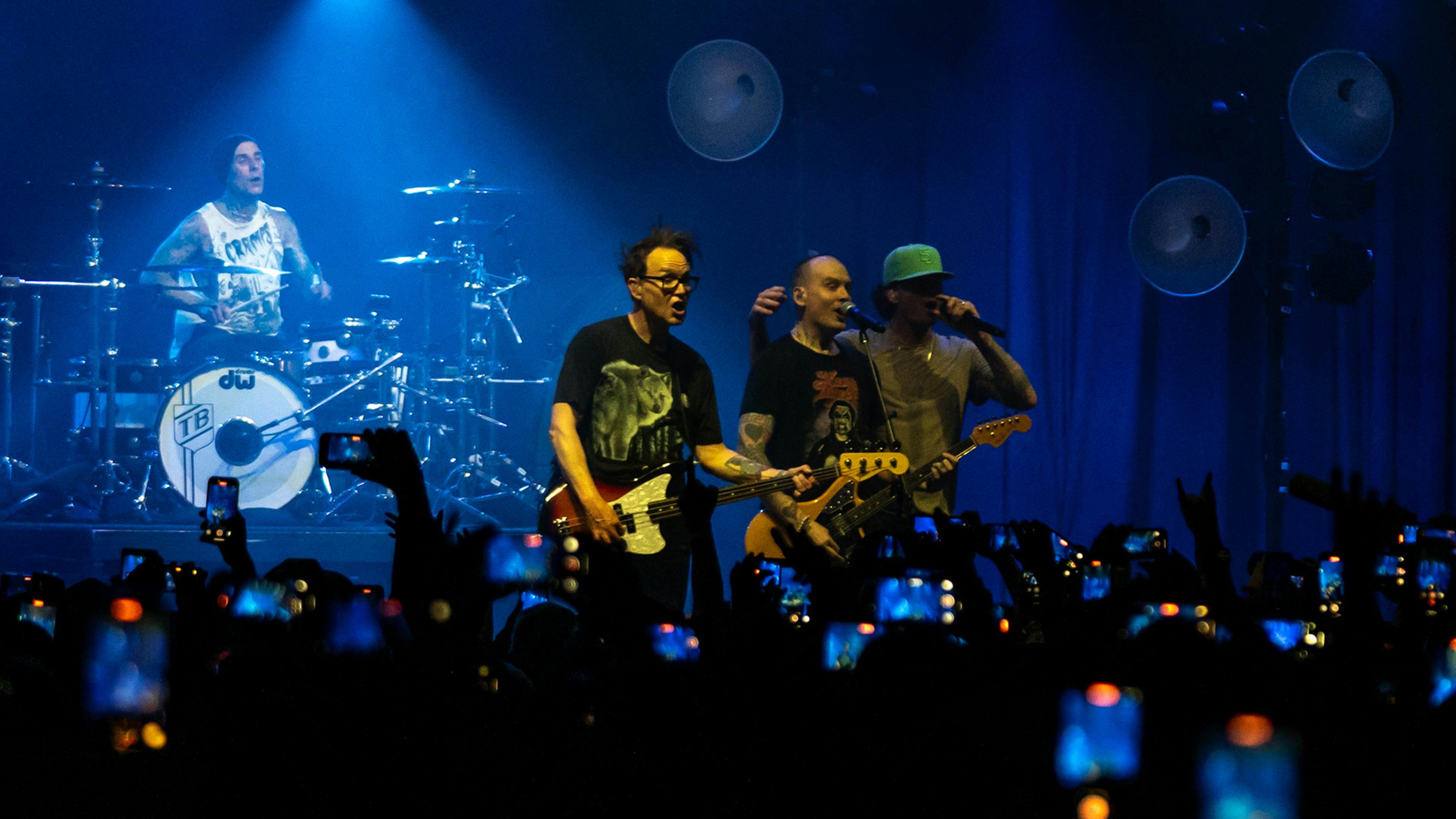 blink-182 perform Bored To Death with Matt Skiba at ﻿LA fire relief benefit show