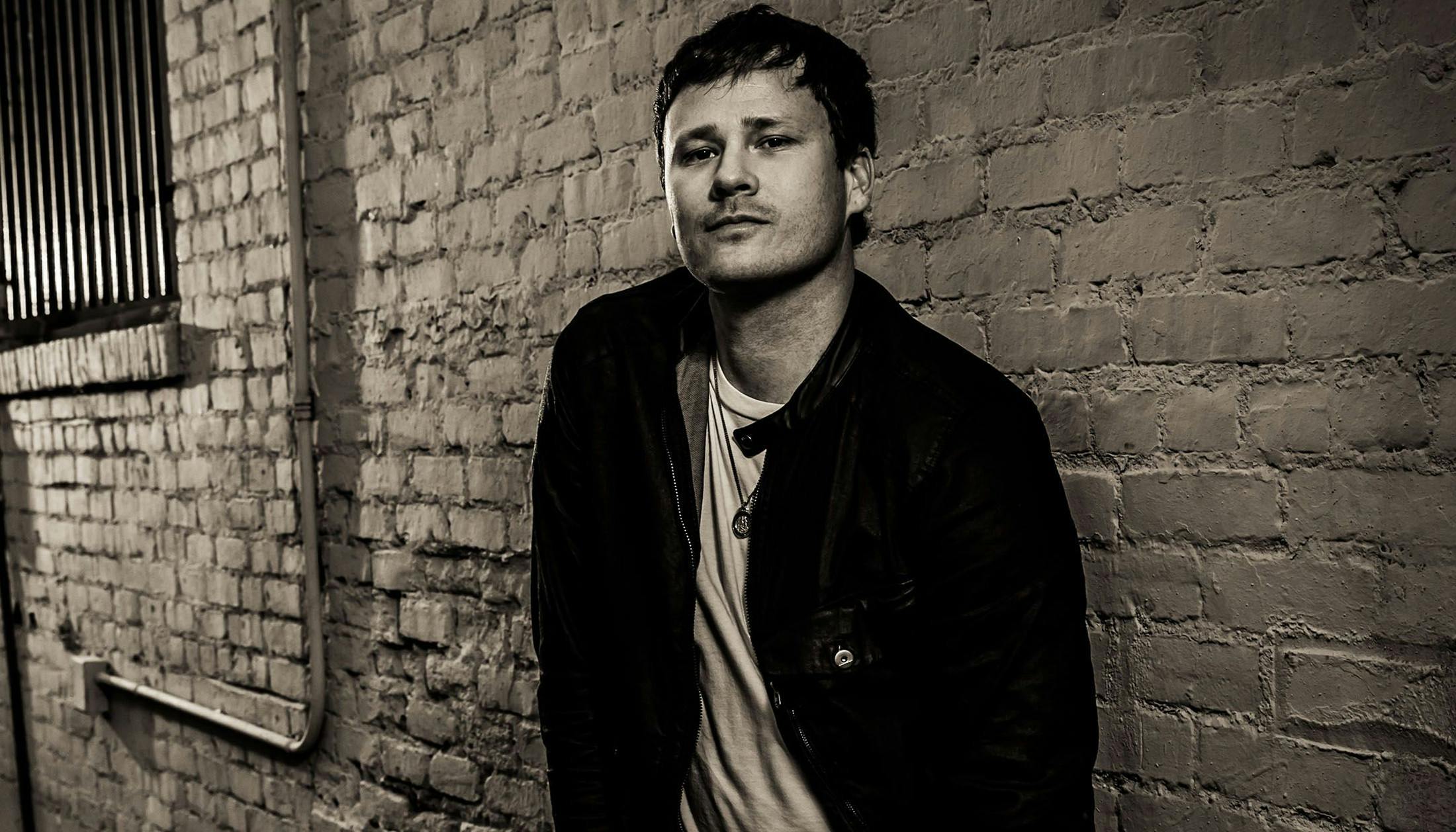 Tom DeLonge Used To Hunt For Bigfoot While On Tour With blink-182