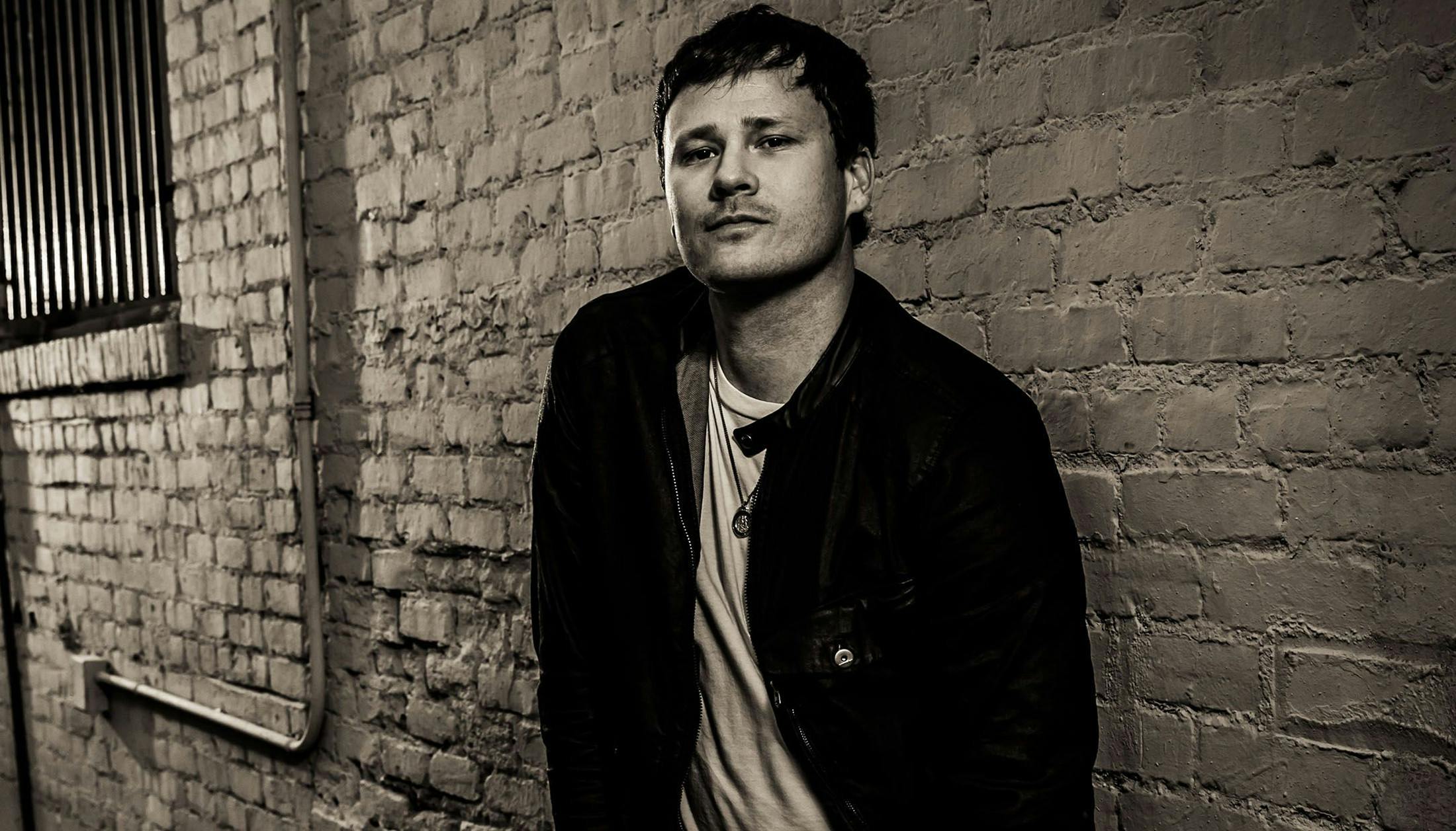 Tom DeLonge Used To Hunt For Bigfoot While On Tour With blink-182 ...